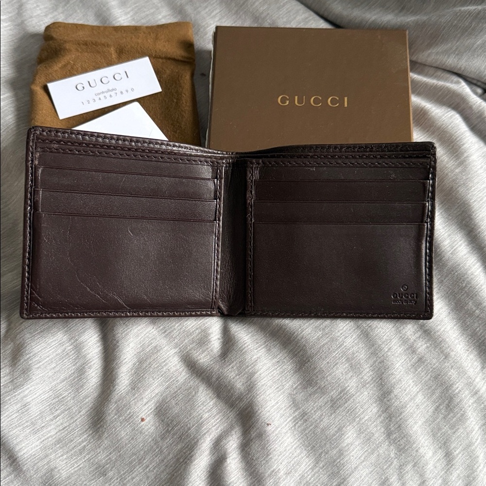 Gucci Men's Brown and Tan Card Holder - Picture 2 of 3